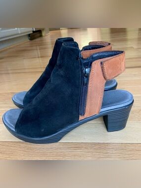 Naot Sandals Heels Open Toe Suede Leather size 10 / 41